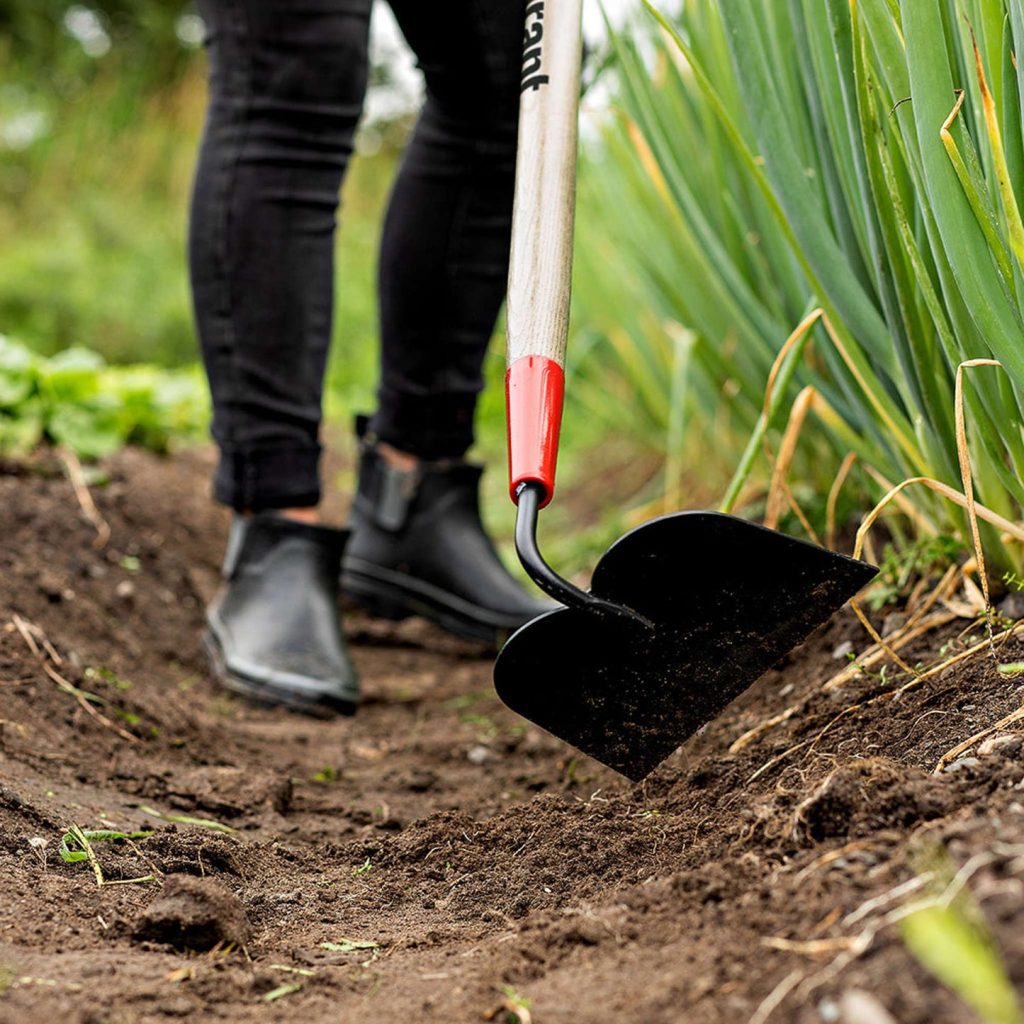 How Do You Use a Garden Hoe